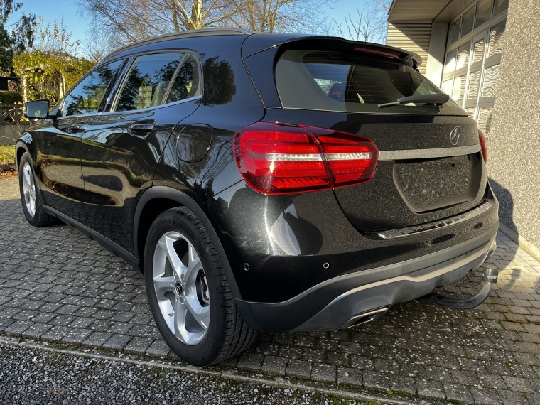 MERCEDES GLA180 URBAN